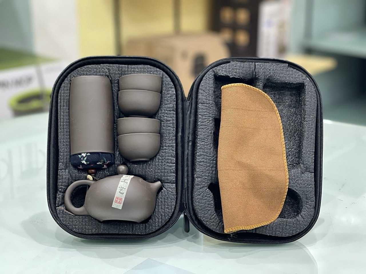 Bộ ấm trà tử sa Du lịch gồm 1 ấm 180ml + 4 chén 35ml + 1 bình đựng trà 150ml 1 túi