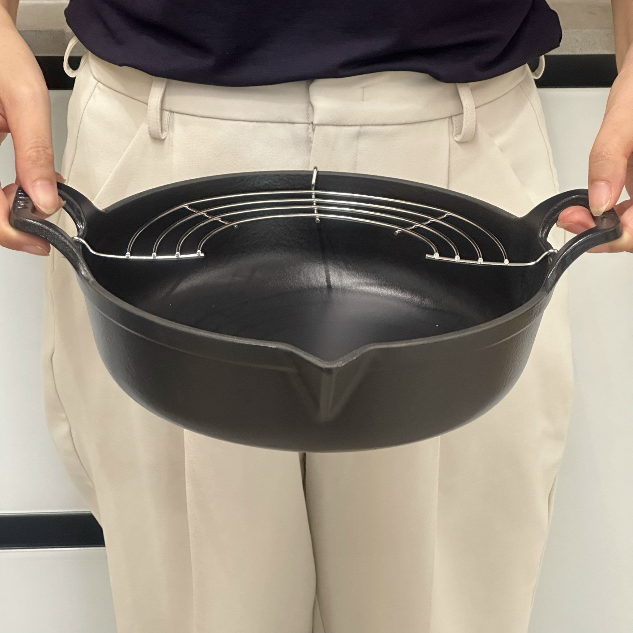 Chảo gang Tempura mỏ chim kèm giá gác Kaiyo Nhật Bản 20cm