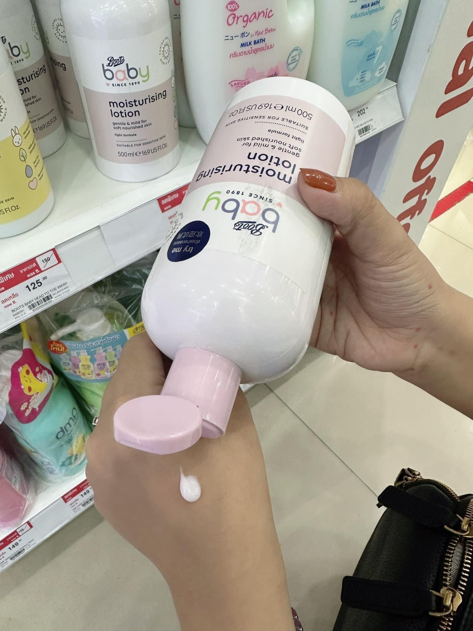 Lotion dưỡng ẩm cho bé BOOTS BABY Moisturing Thái Lan 500ml
