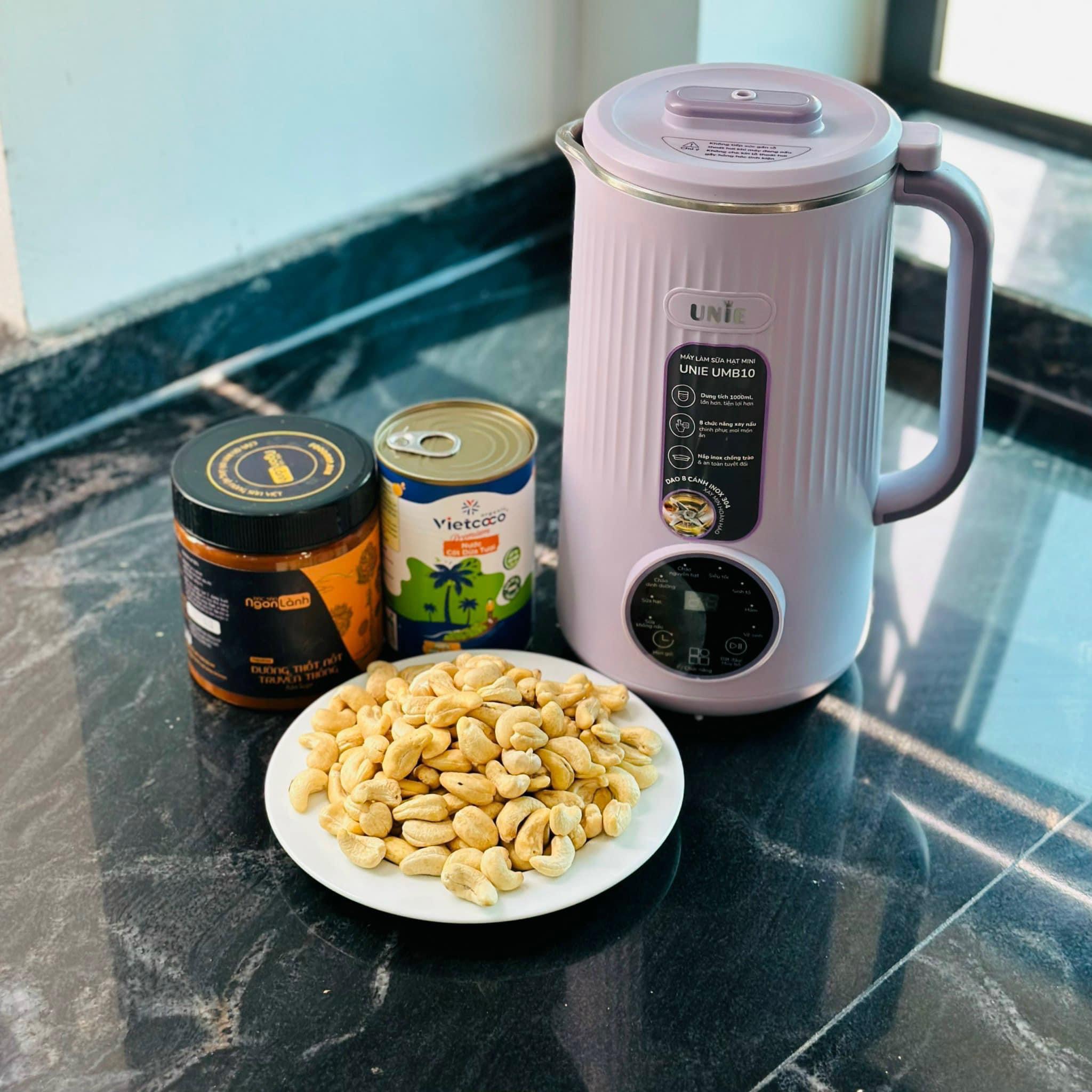 Máy làm sữa hạt UNIE UMB10 dung tích 1000ml