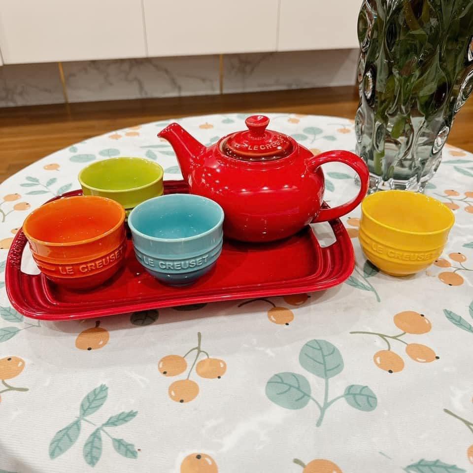 Sét 3 đĩa sứ có tay cầm Le Creuset Kích thước 31x21x3cm