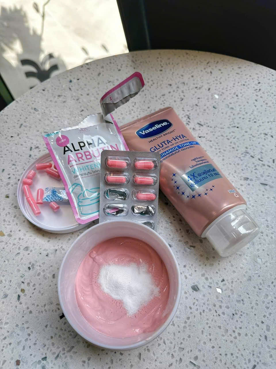 Sữa dưỡng thể vaseline Body Tone-up 4X siêu trắng nâng tone Thái Lan 320ml