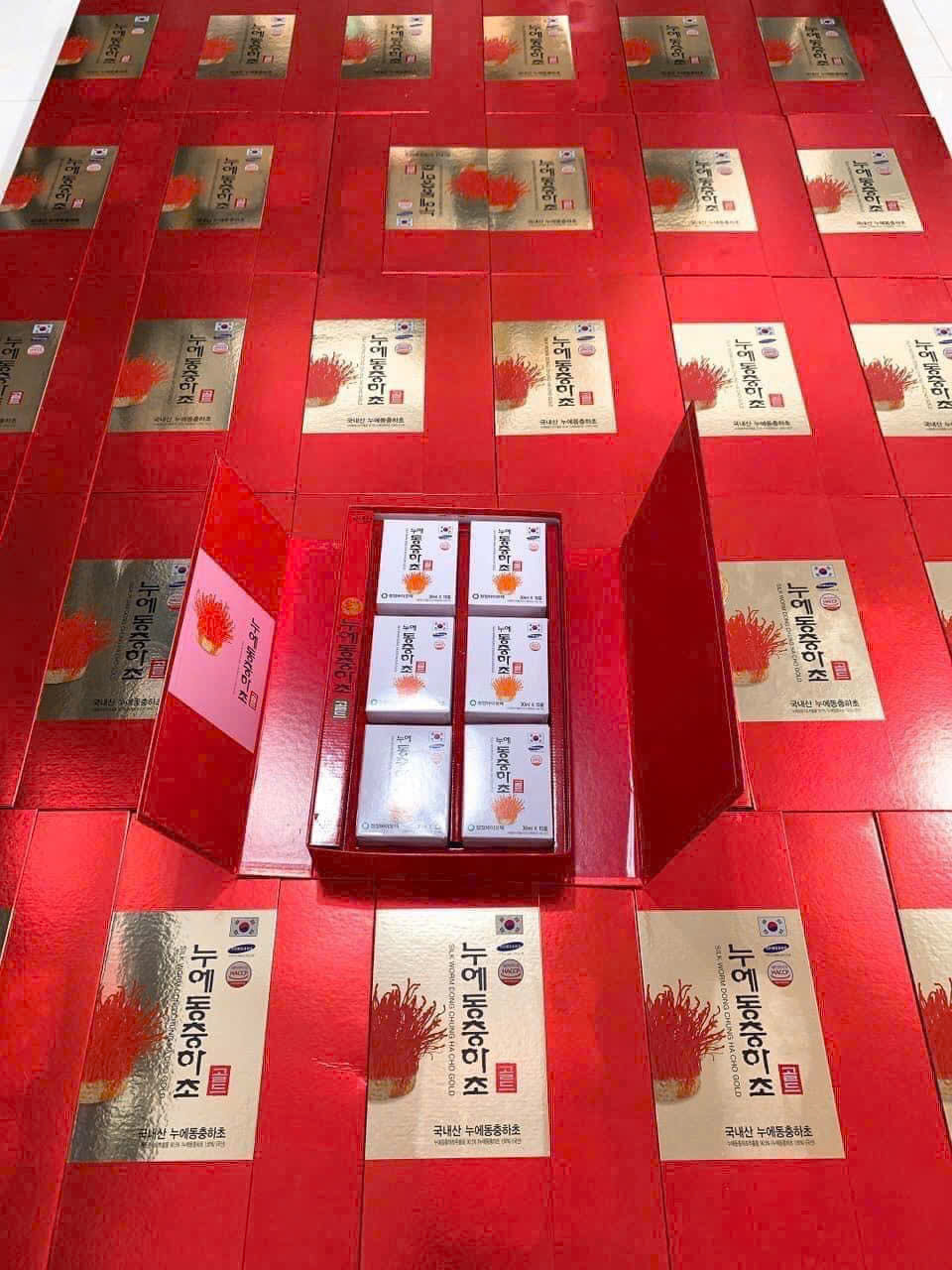 NƯỚC ĐÔNG TRÙNG HẠ THẢO CAO CẤP ĐỎ VIP
