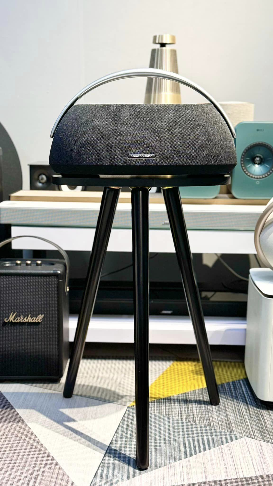 Chân Kê Loa Harman Kardon Go Play 3