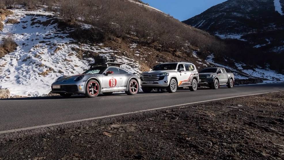 Porsche 911 Dakar đầu tiên của khách Việt có giá hơn 16 tỷ đồng