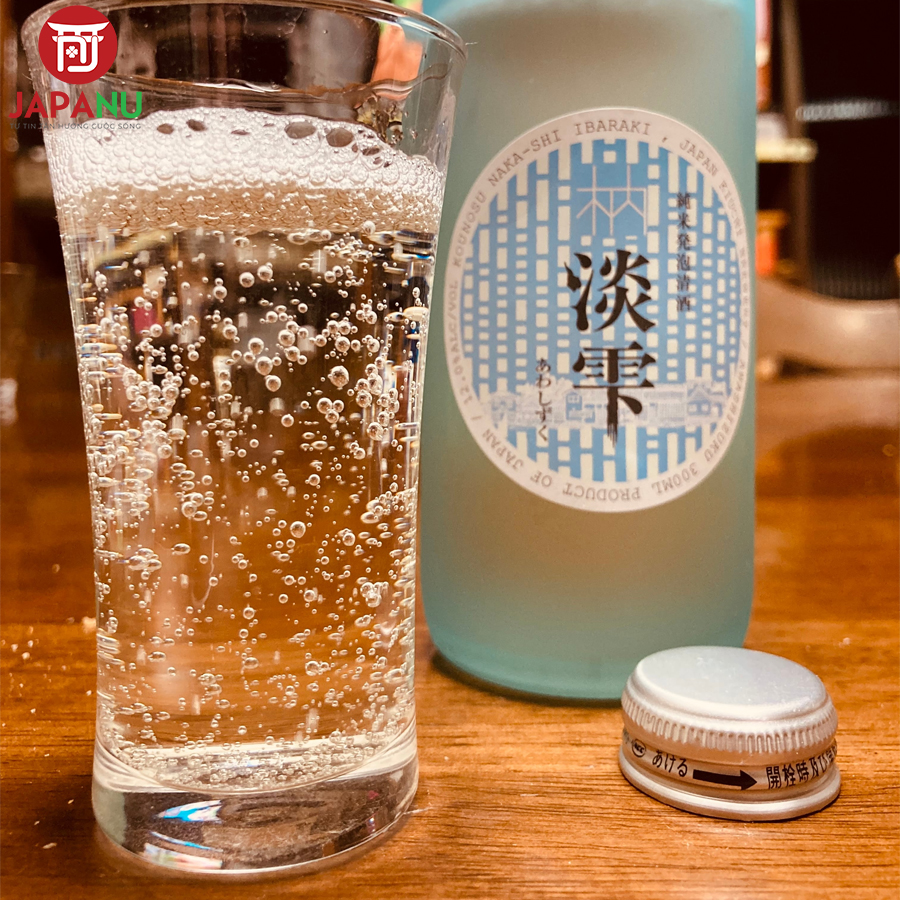 Cách Uống Rượu Sparkling Kiuchi Awashizuku lạnh