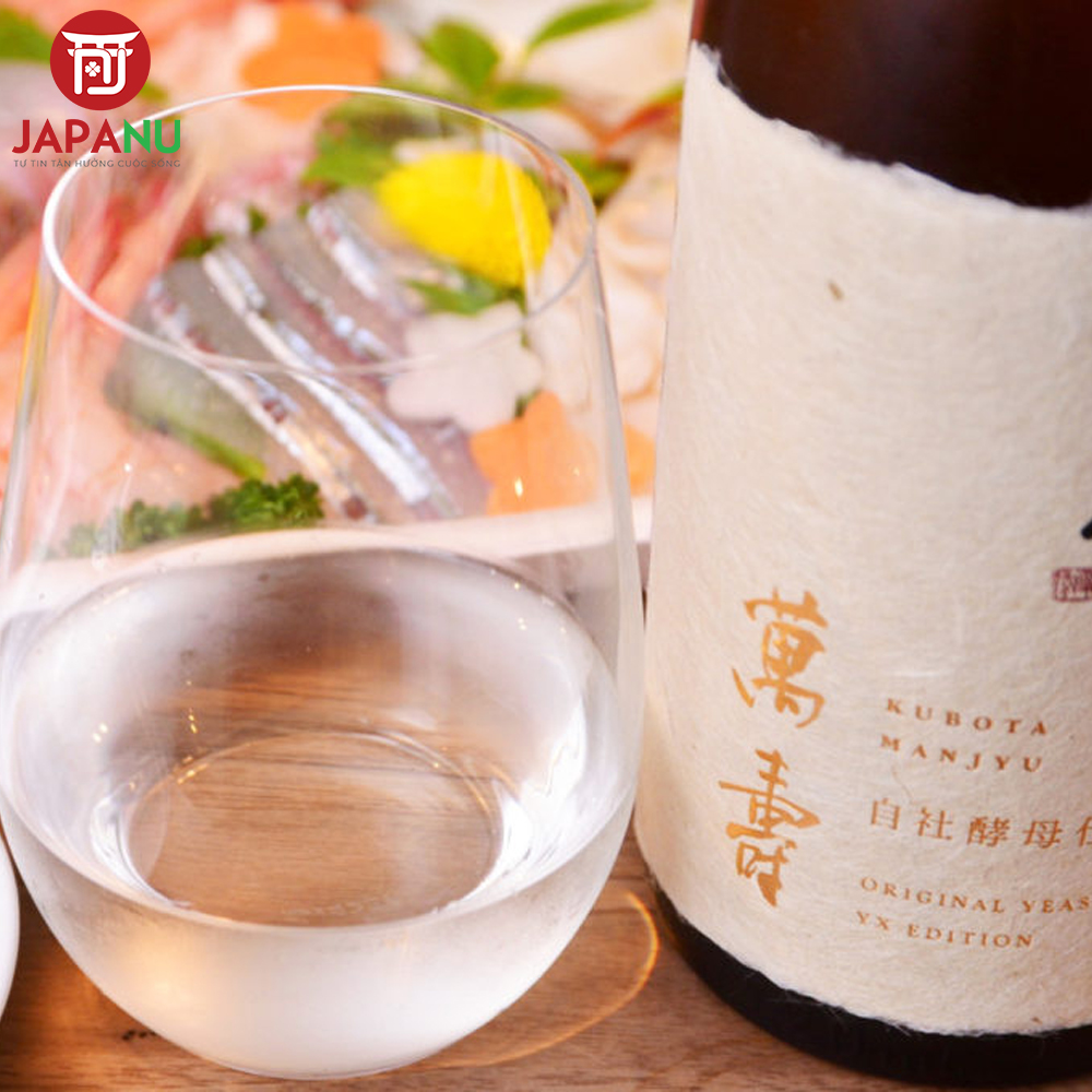 Cách Uống Sake Kubota Manjyu Jishakobo Jikomi lạnh