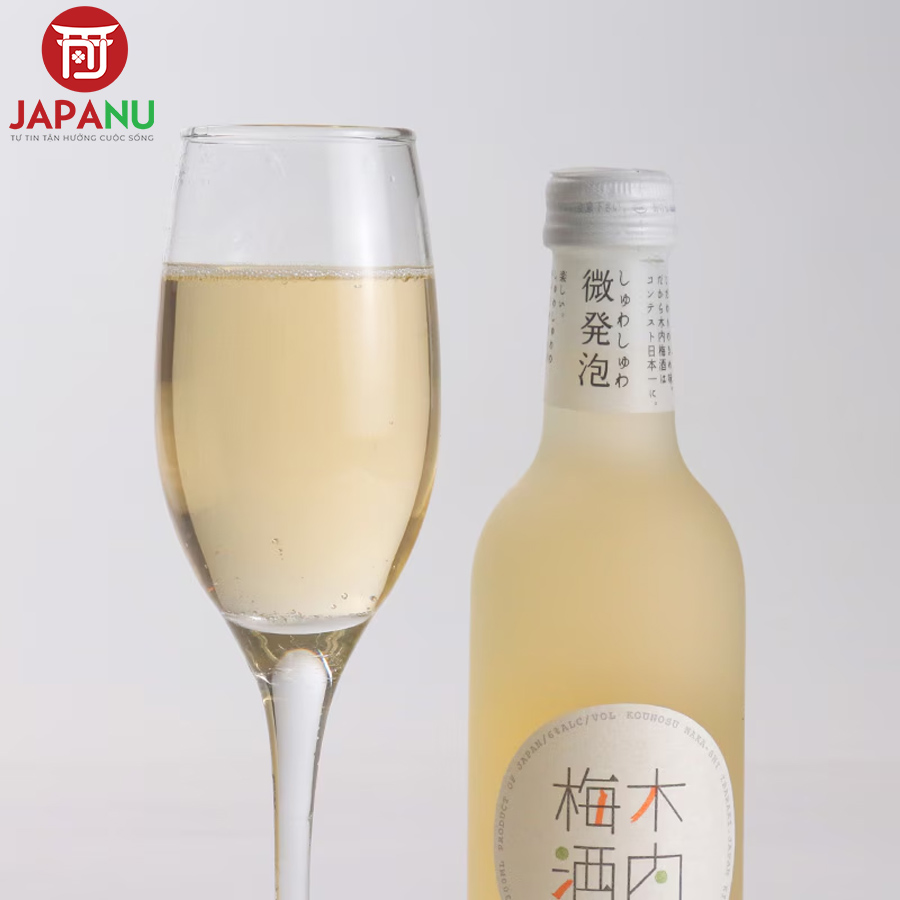 Cách Uống Rượu Mơ Nhật Bản Sparkling Kiuchi Umeshu với nước soda