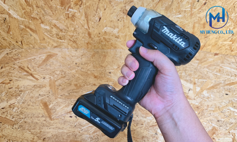 Pin Makita 12V 5.0Ah BL1050B dung lượng siêu khủng cho thiết bị công suất cao