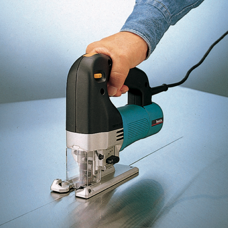 Máy cưa lọng Makita 4304