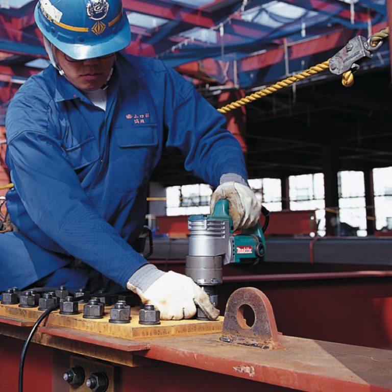 Máy Siết Cắt Bu Lông Makita 6922NB