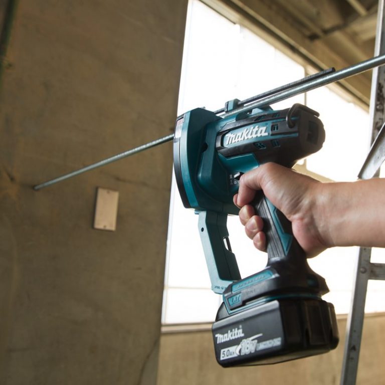 Máy chấn sắt ren dùng pin 18v Makita DSC102Z(BL/Thân Máy)