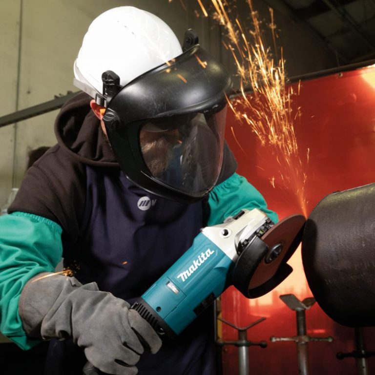 Máy mài góc Makita GA7082(180MM/2700W)