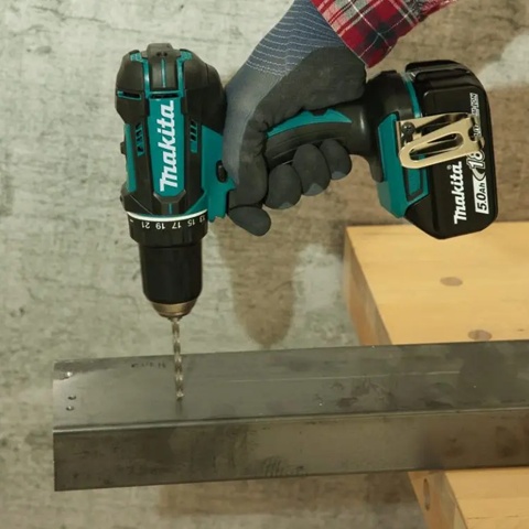 Máy Khoan Và Vặn Vít Dùng Pin 18V Makita DDF482Z(Thân Máy)