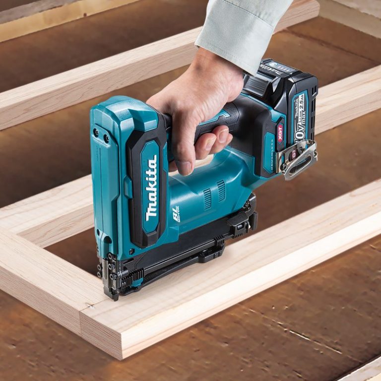 Máy bắn đinh ghim dùng pin 40v Makita ST002GZ(BL/Thân Máy)
