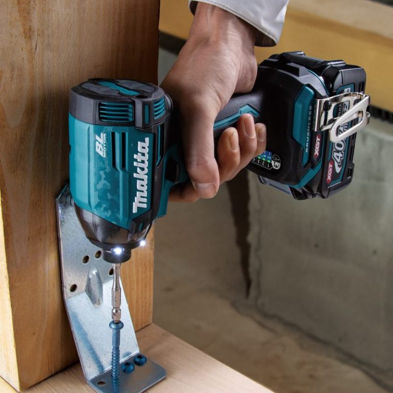Máy bắt vít dùng PIN 40v Makita TD002GZ01(BL)