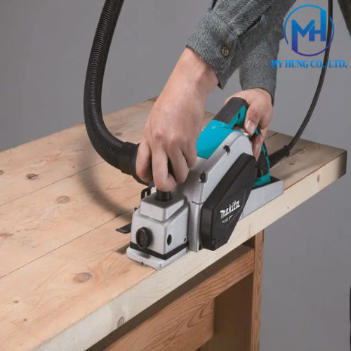 MÁY BÀO (82MM) MAKITA M1100B