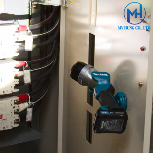 ĐÈN LED DÙNG PIN (12VMAX) MAKITA ML106