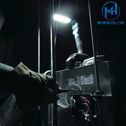 ĐÈN LED DÙNG PIN(18V/14.4V) MAKITA DML801