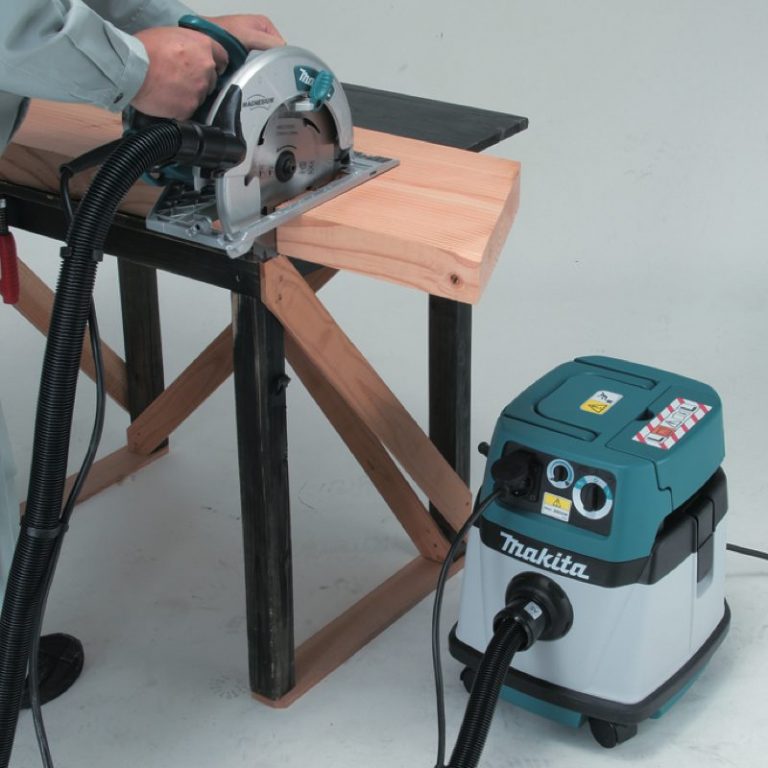 Máy hút bụi khô và ướt Makita VC1310LX1