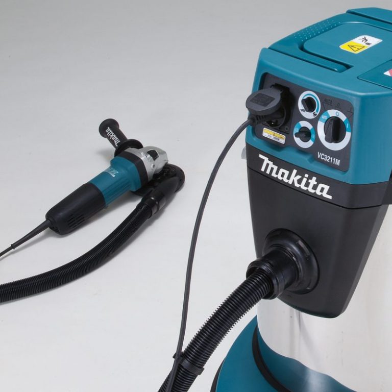 Máy hút bụi khô và ướt Makita VC3211M