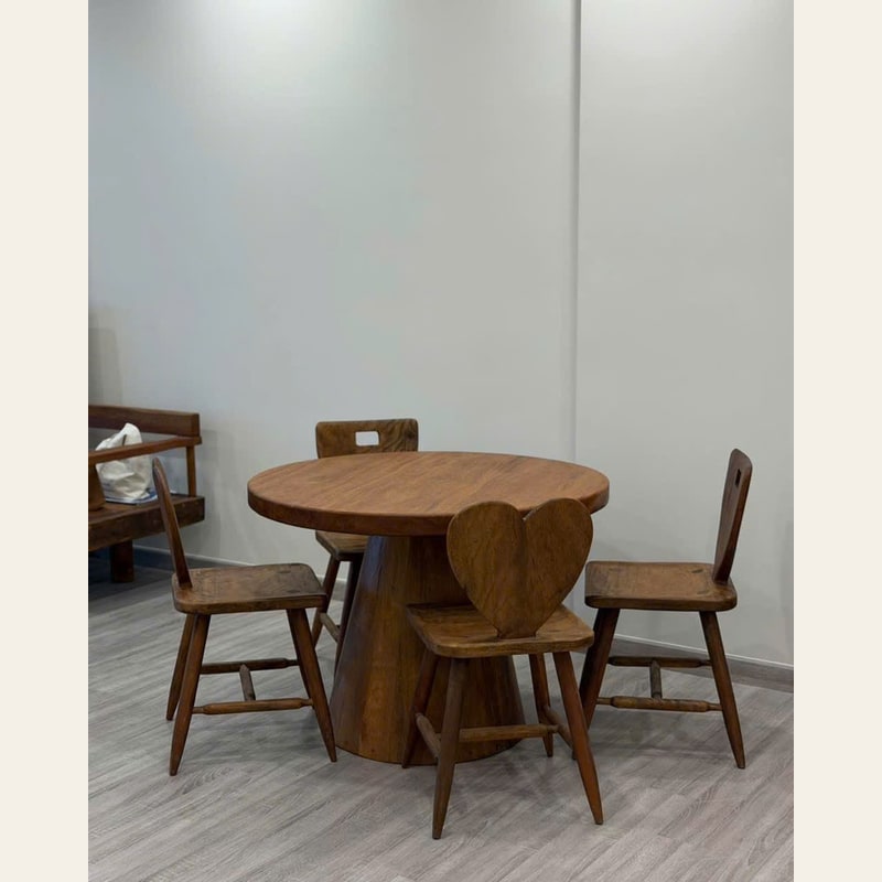 Bàn tròn chân hộp bút chì – mẫu 3