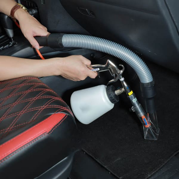 dạy nghề dọn nội thất ô tô