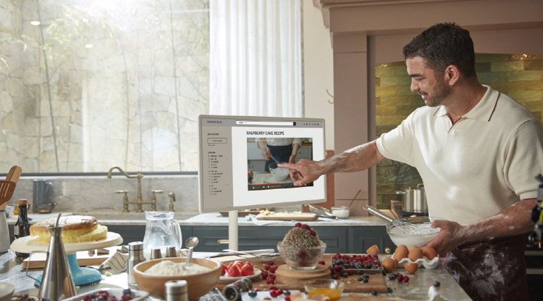 Smart Tivi Standby Me LG 2K 27 inch 27ART10AKPL - Điều khiển cảm ứng