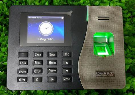 Máy chấm công vân tay  W666 Plus