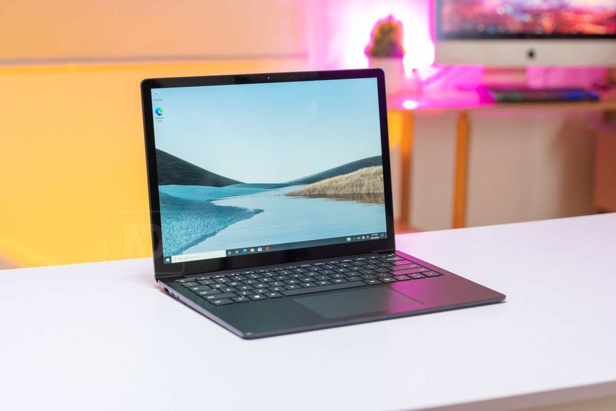 laptop màn hình cảm ứng