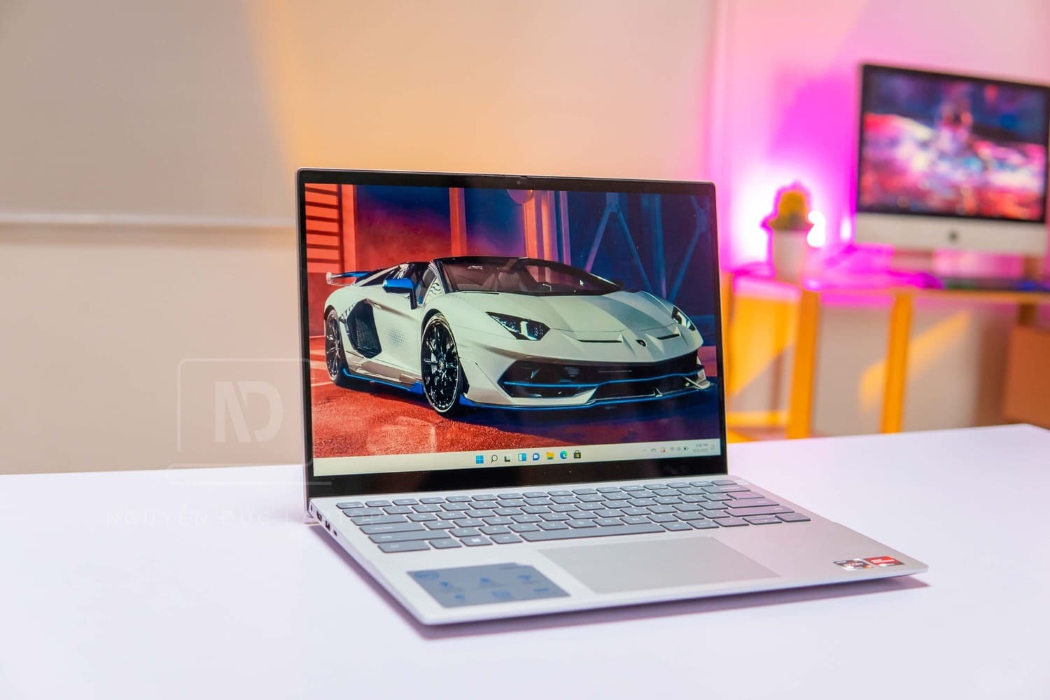 laptop màn hình cảm ứng