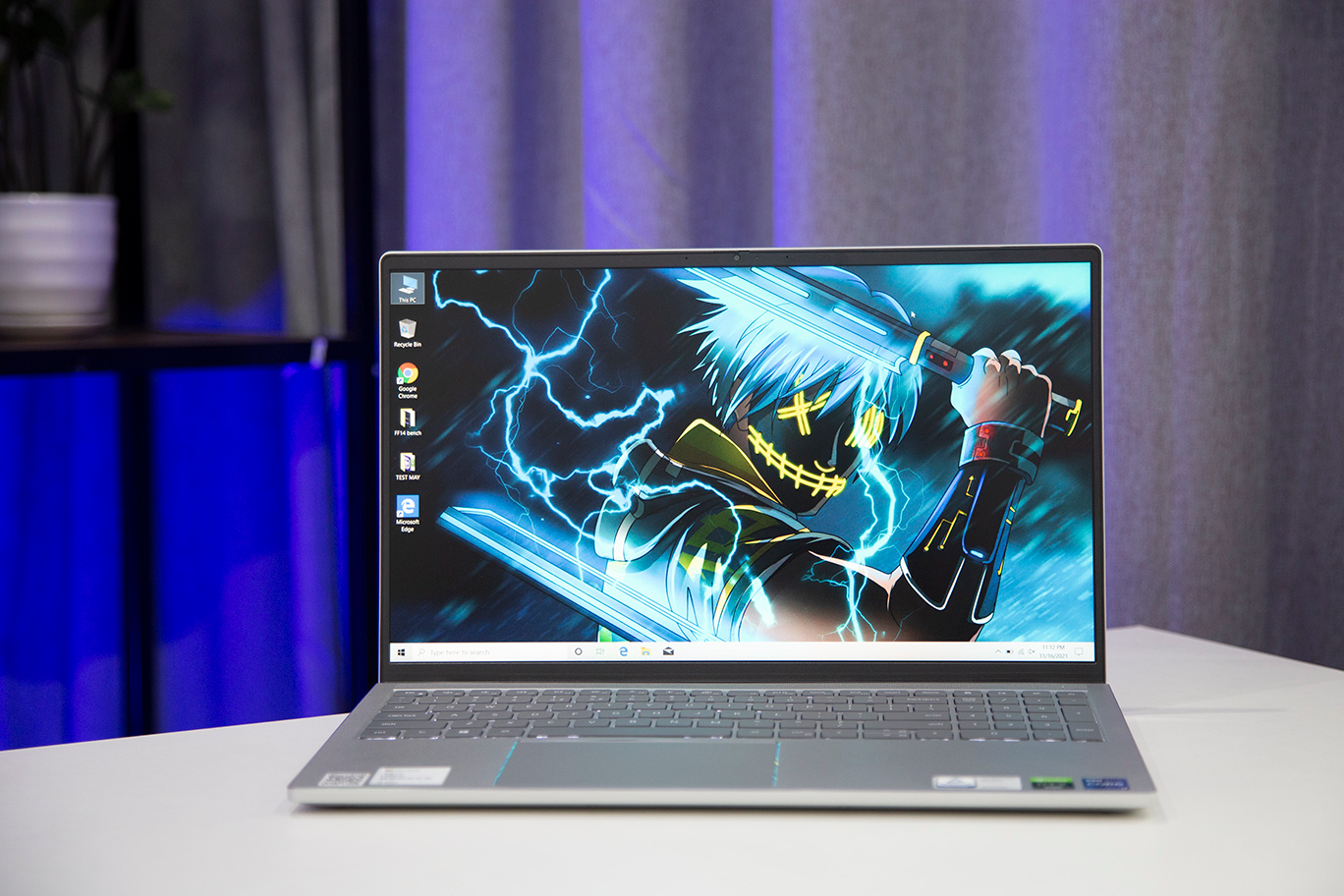 Laptop Dell Inspiron 7510vỏ nhôm nguyên khối vớimàn hình 15.6inch FHD vàcardRTX 3050