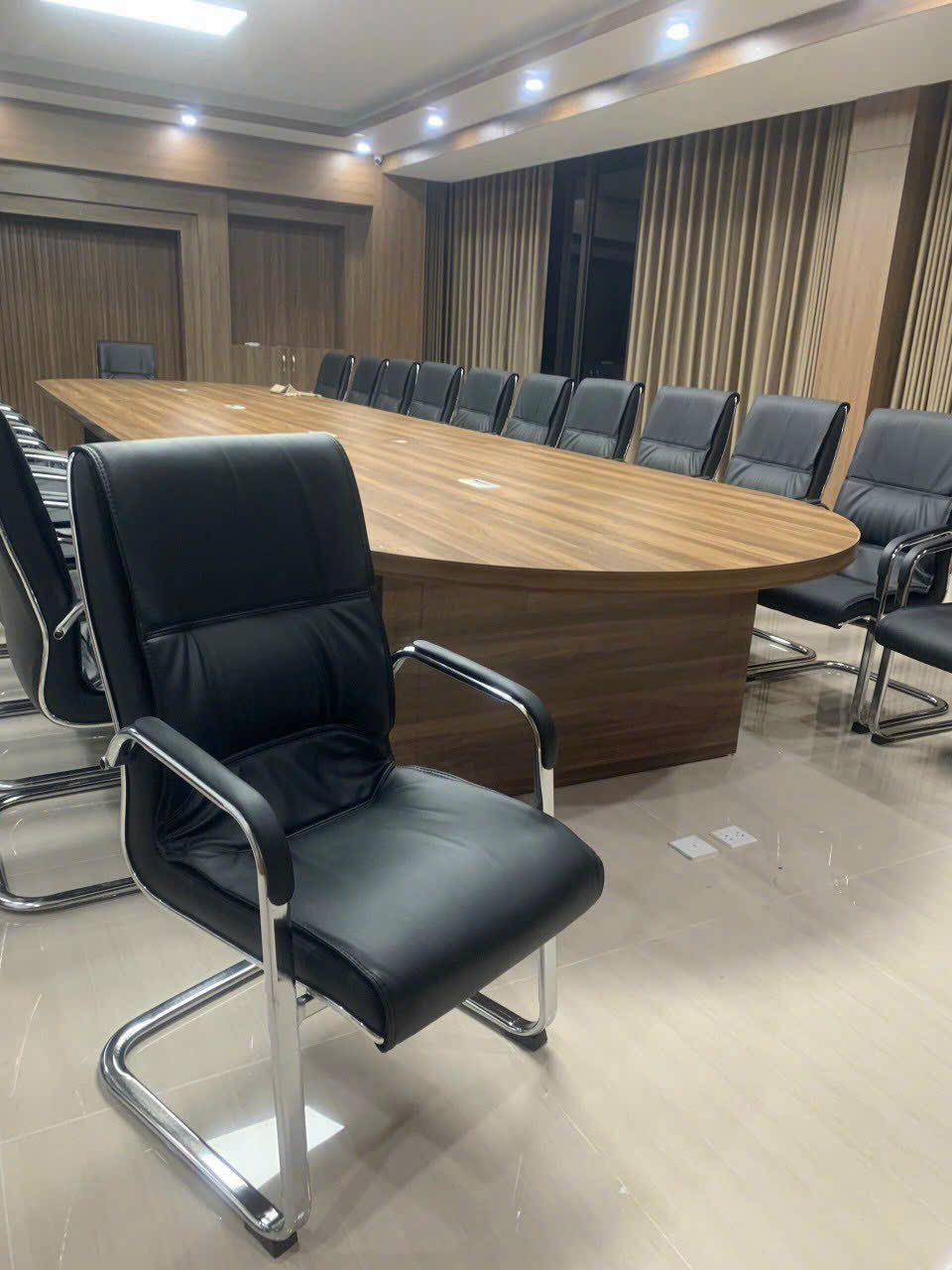 Ghế da văn phòng chân quỳ CQ_642