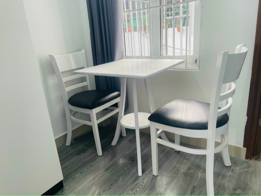 Bàn 2 tầng chân chum mặt tròn 60*60cm