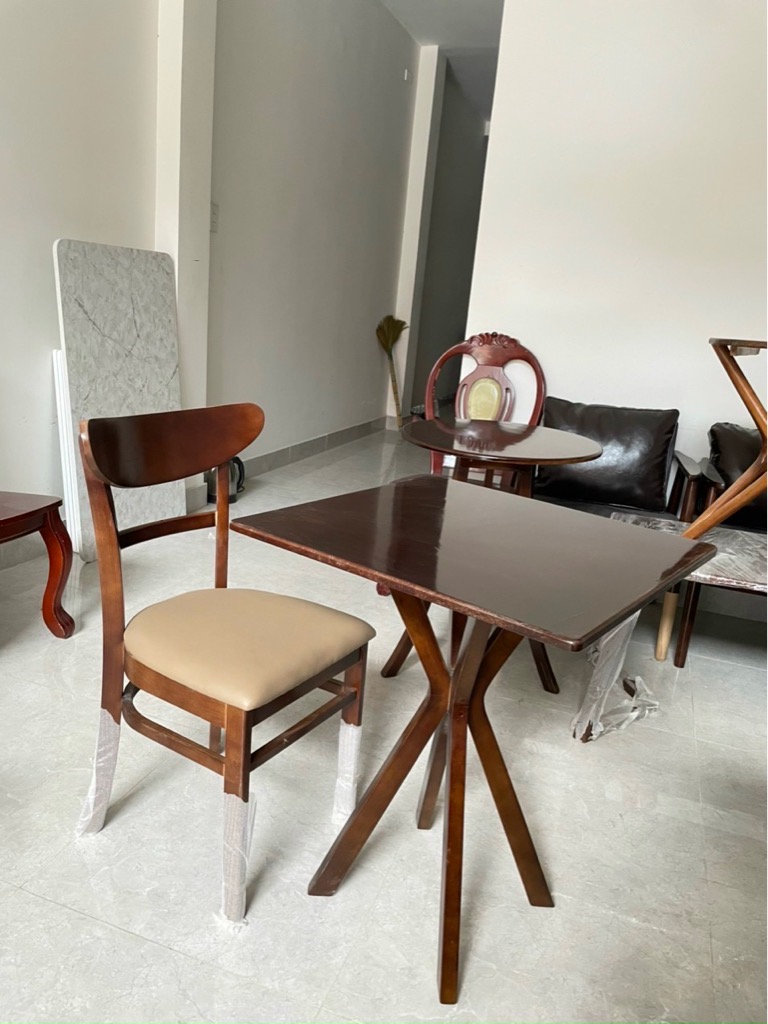 Bàn 2 tầng chân chum mặt vuông 60*60cm