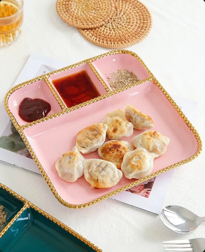 Khay 4 ngăn viền vàng