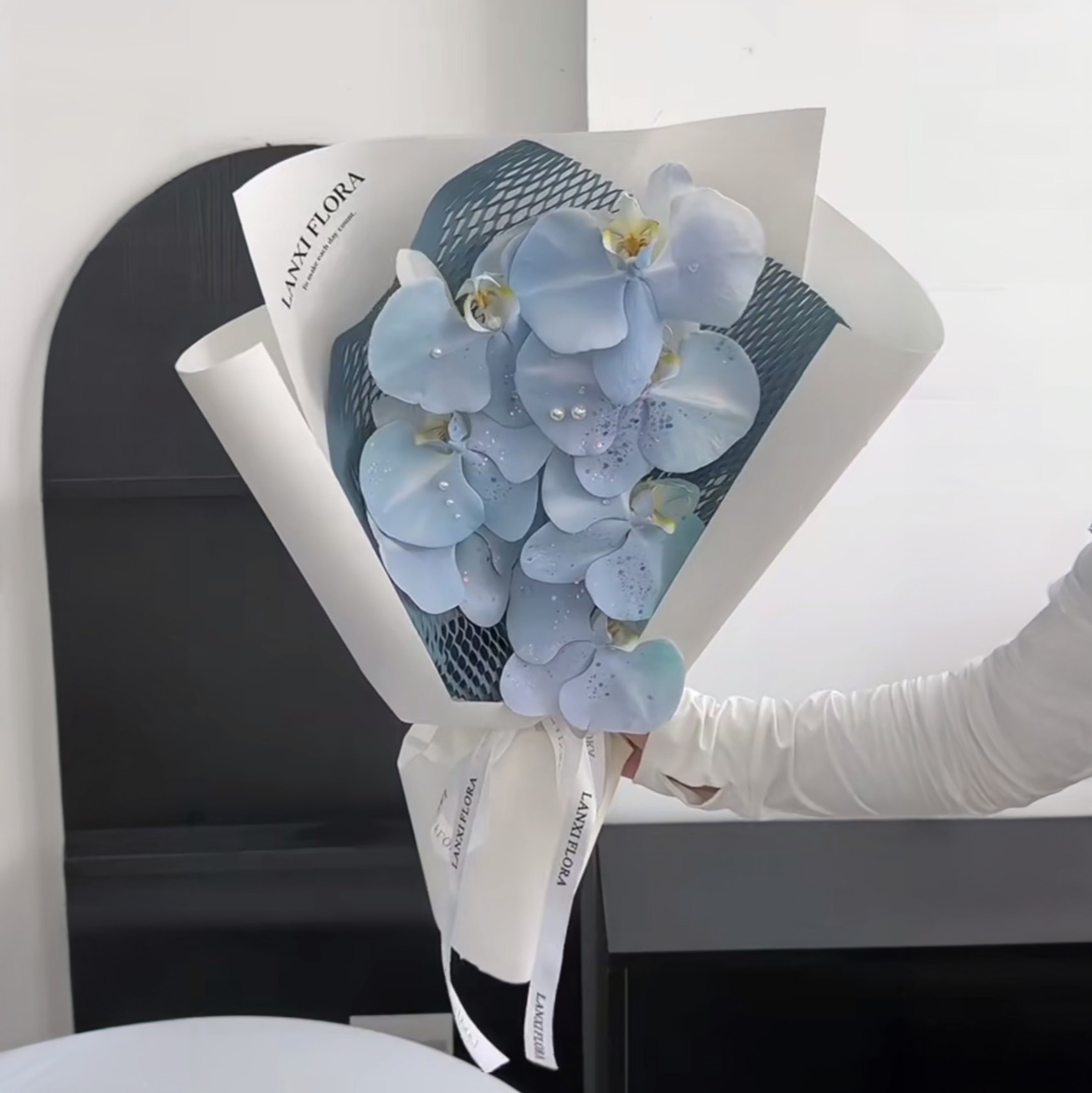 Shop Hoa Tươi Quận 7: Địa Chỉ Tin Cậy Cho Những Mẫu Hoa Tươi Đẹp Và Dịch Vụ Chất Lượng