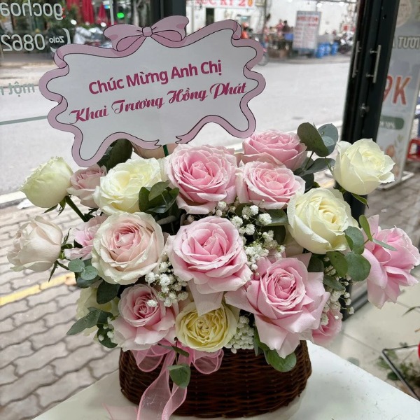 Giỏ hoa hồng mix hồng trắng