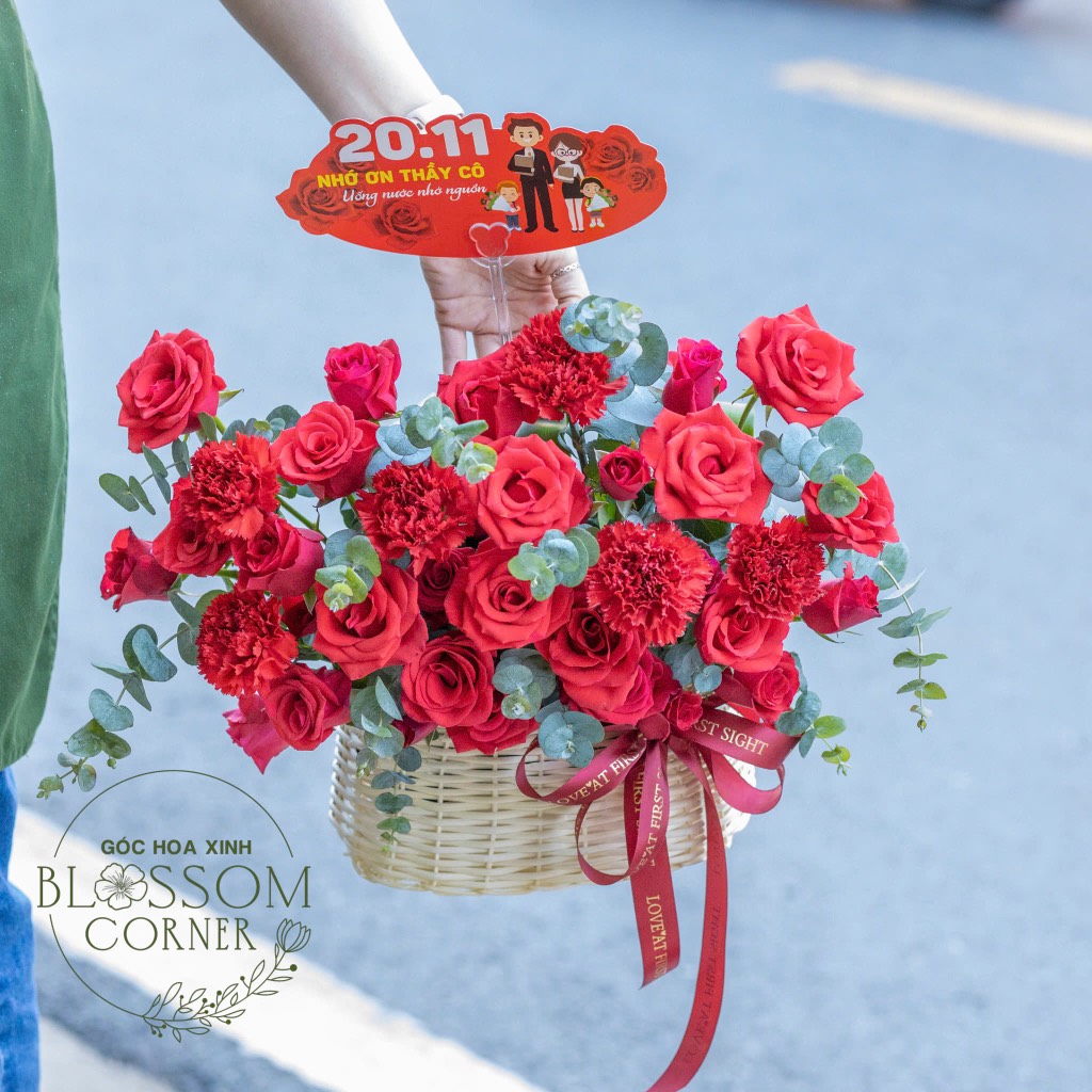 Giỏ hoa hồng chúc mừng