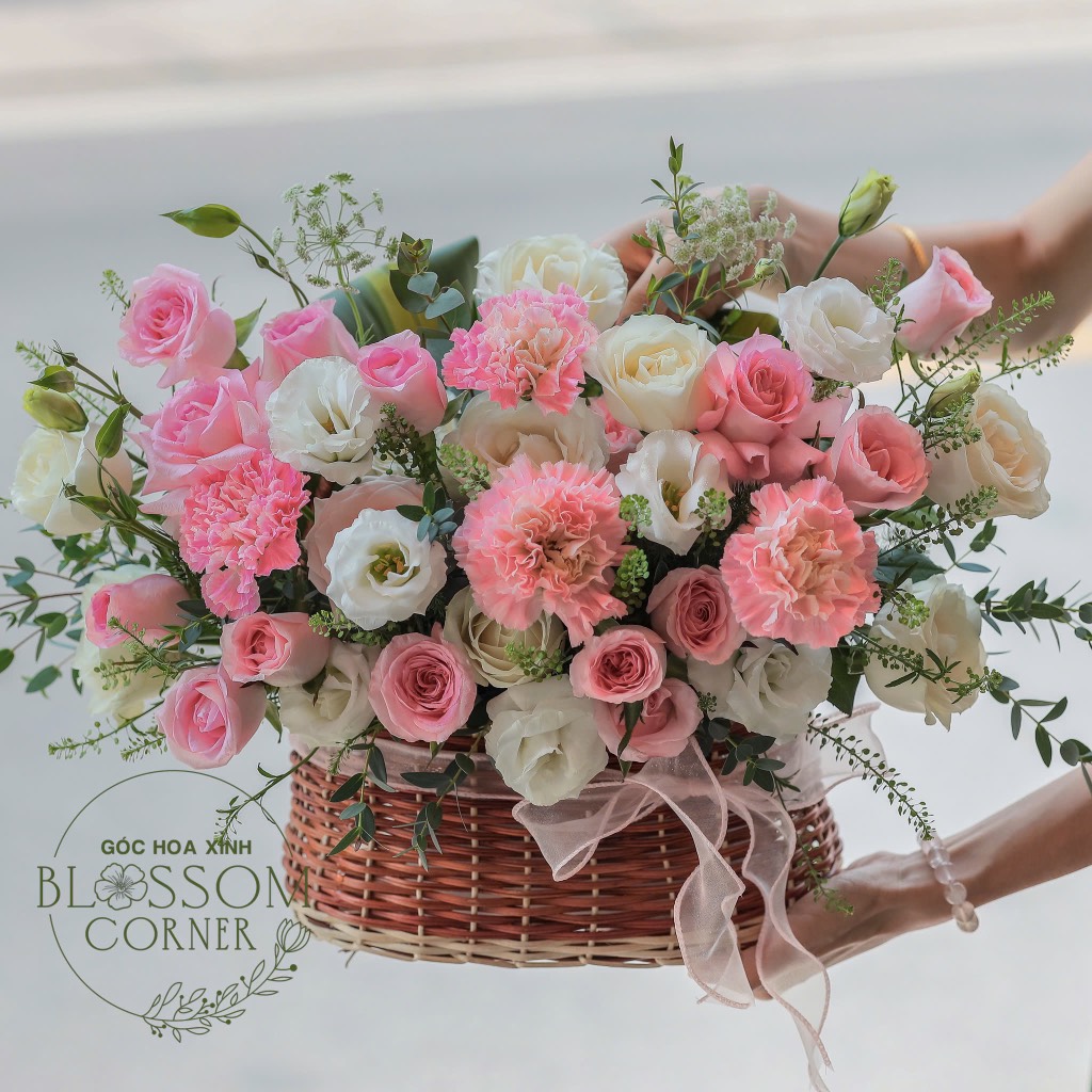 Giỏ hoa Phăng/Cát Tường mix hoa ly,hồng kem tú cầu