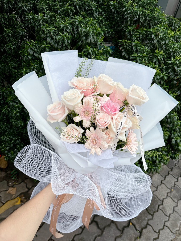 🌸 Bó Hoa Pastel Thanh Lịch – Nhẹ Nhàng & Nữ Tính