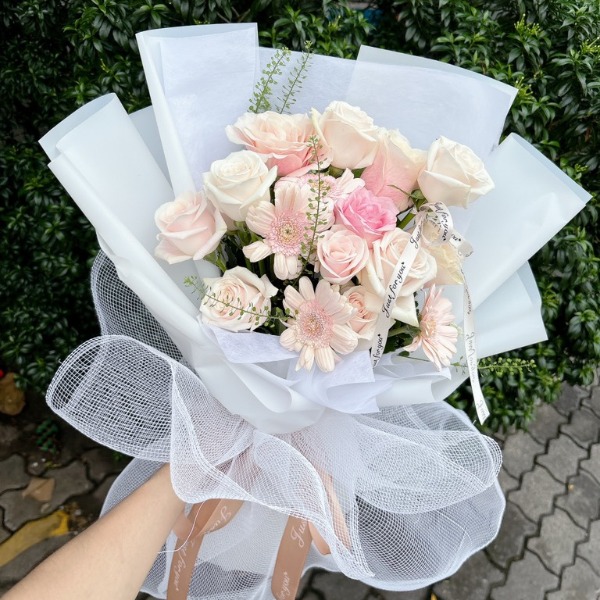🌸 Bó Hoa Pastel Thanh Lịch – Nhẹ Nhàng & Nữ Tính