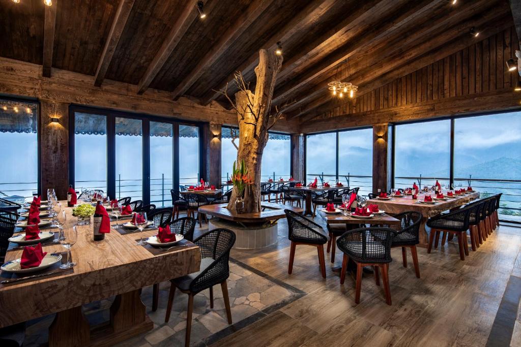 Combo Sa Pa 2N1Đ: Sapa Cat Cat Hills Resort & Spa 4 sao + Xe giường nằm khứ hồi
