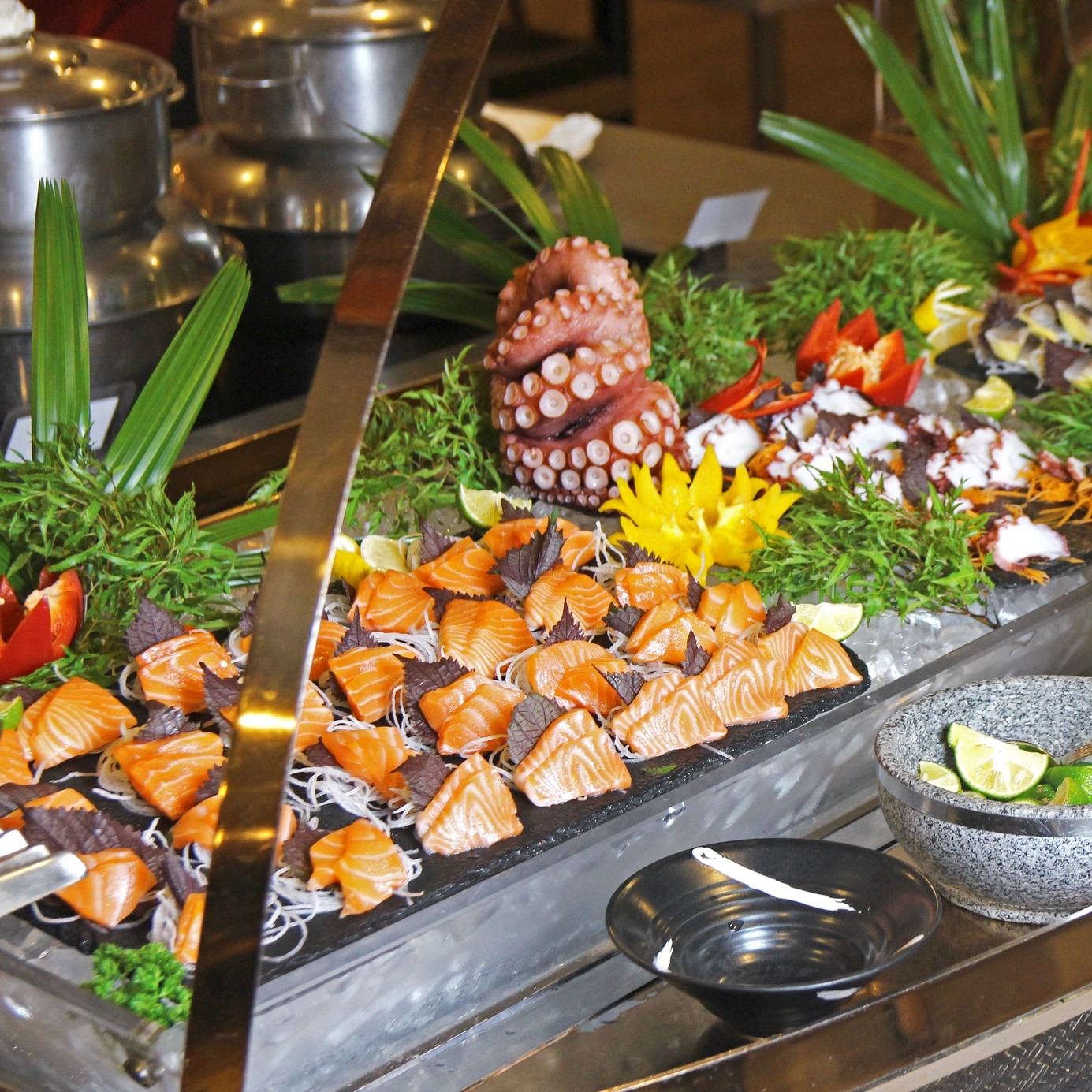 Buffet Trưa Tại Khách Sạn Pan Pacific Hanoi