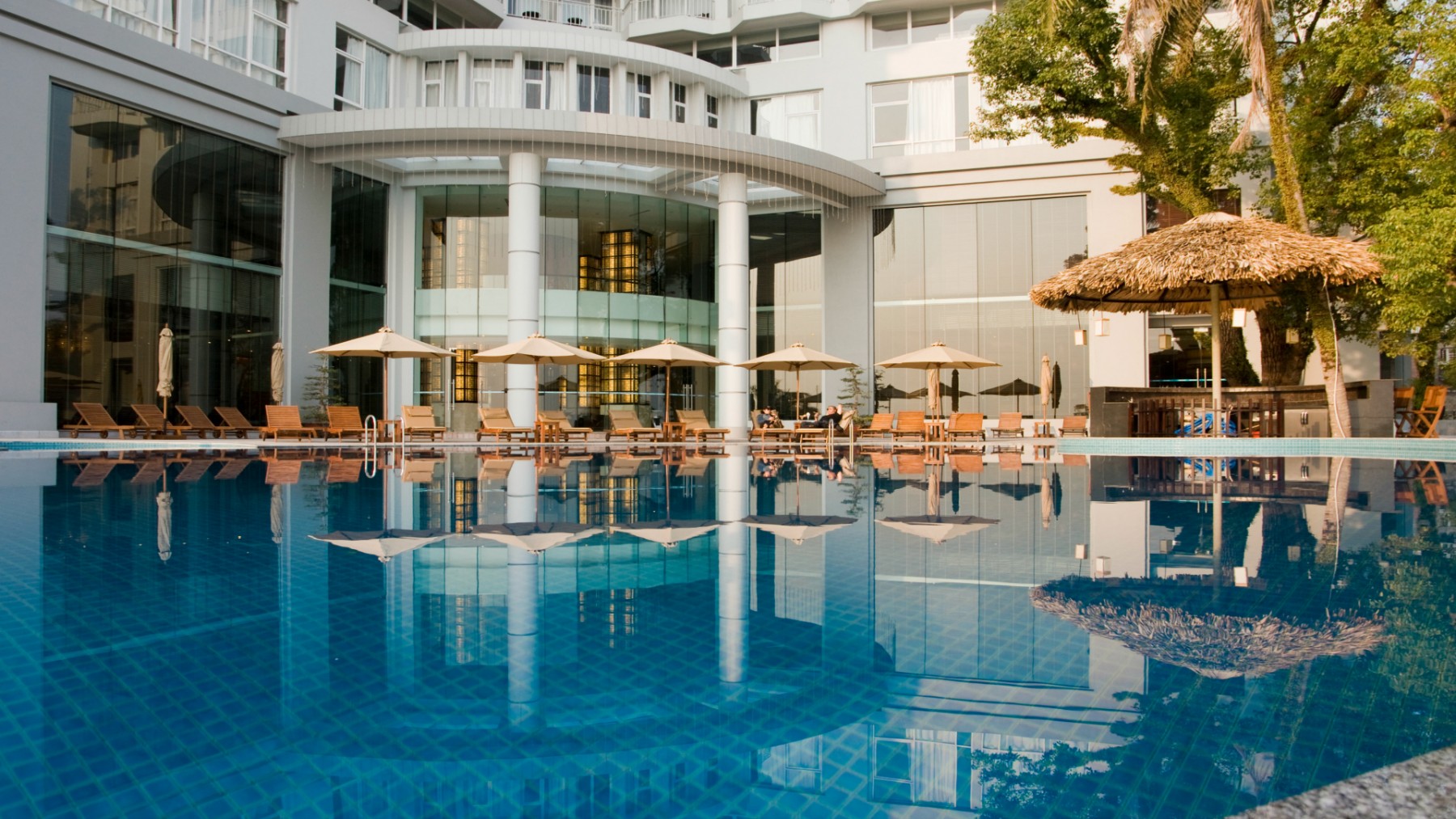 Combo 2N1Đ: Tàu Ambassador Cruise II (Tàu tối)  + Khách sạn Novotel Hạ Long