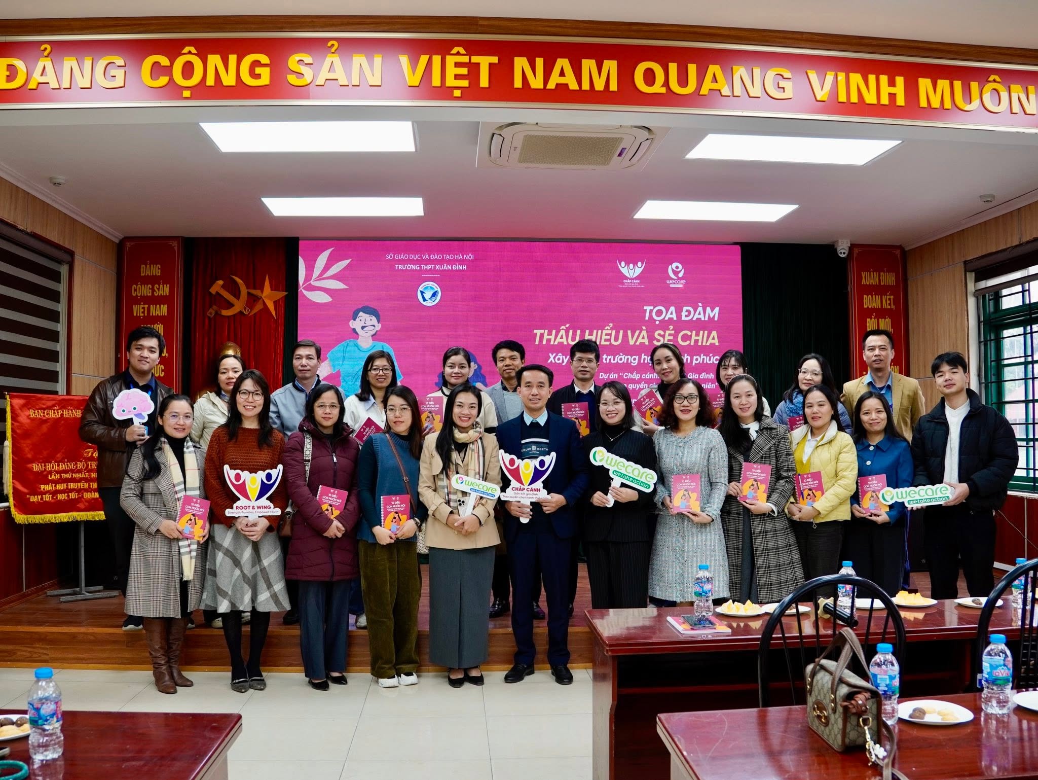 TỪ NHỮNG NGƯỜI LUÔN MUỐN HIỂU CON HƠN – TỌA ĐÀM “THẤU HIỂU & SẺ CHIA – XÂY DỰNG TRƯỜNG HỌC HẠNH PHÚC” TẠI THPT XUÂN ĐỈNH