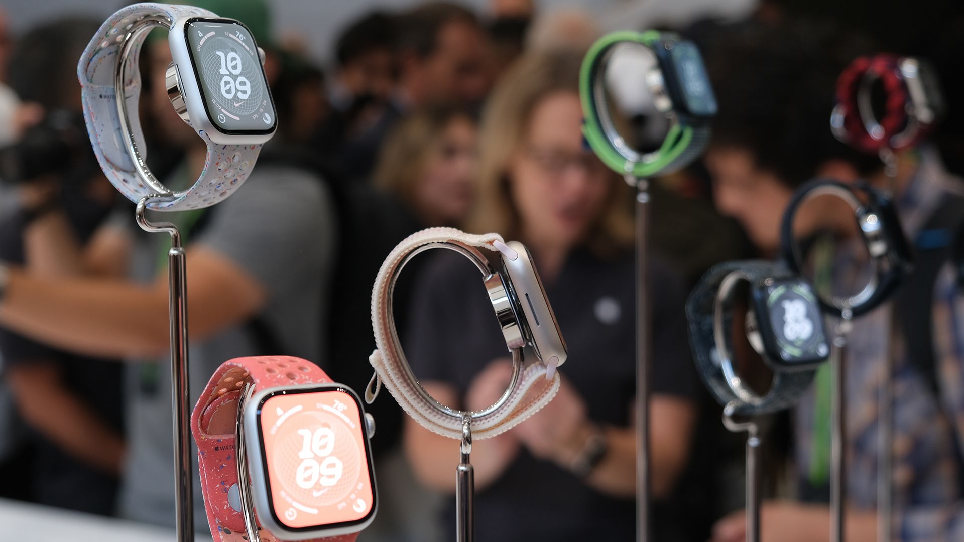 Ảnh bộ đôi Apple Watch Series 9 và Apple Watch Ultra 2