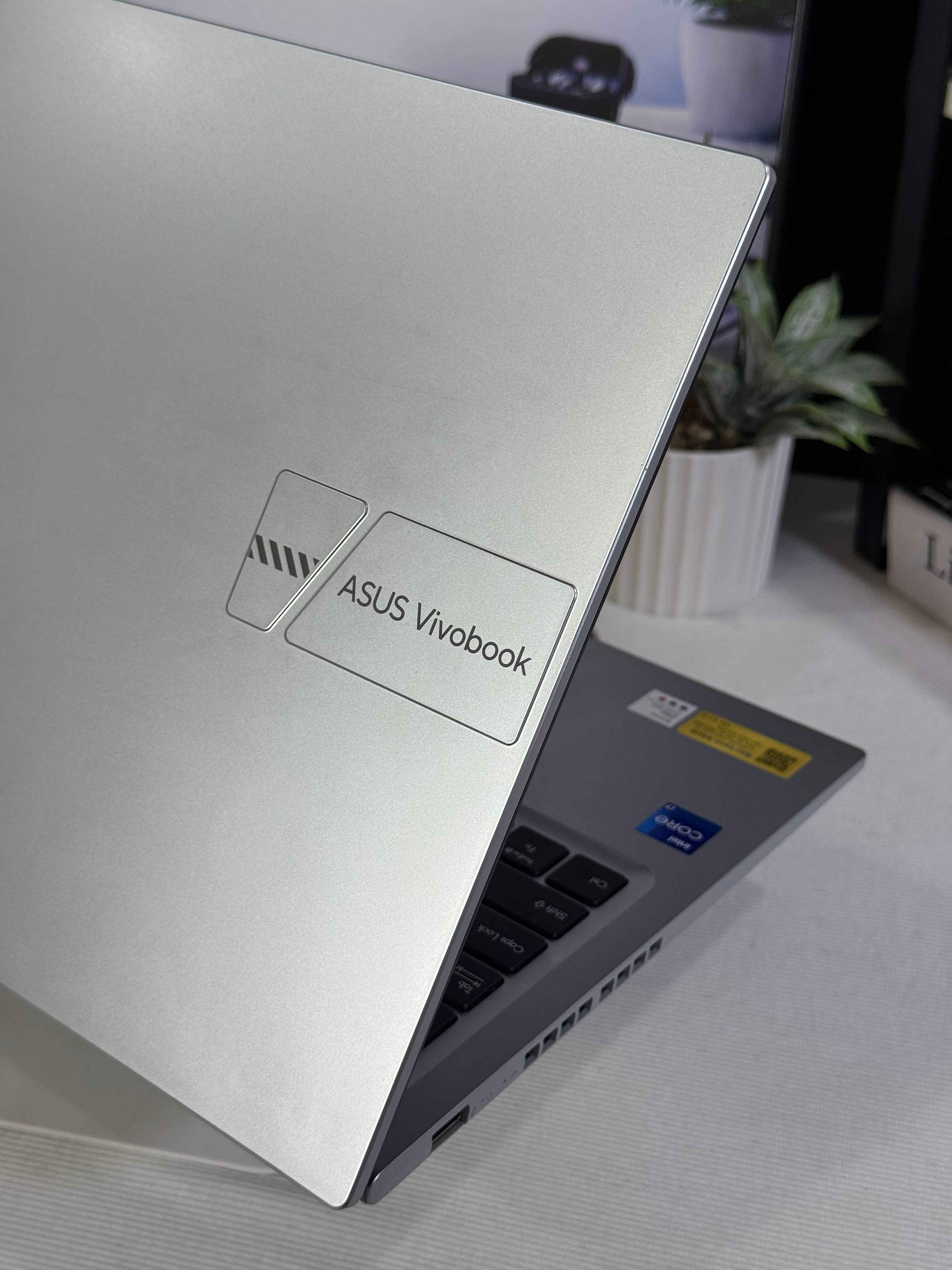 ASUS VIVOBOOK 15 2023 (Intel Core i7-13620H, 16Gb, 512Gb) - USED 99%