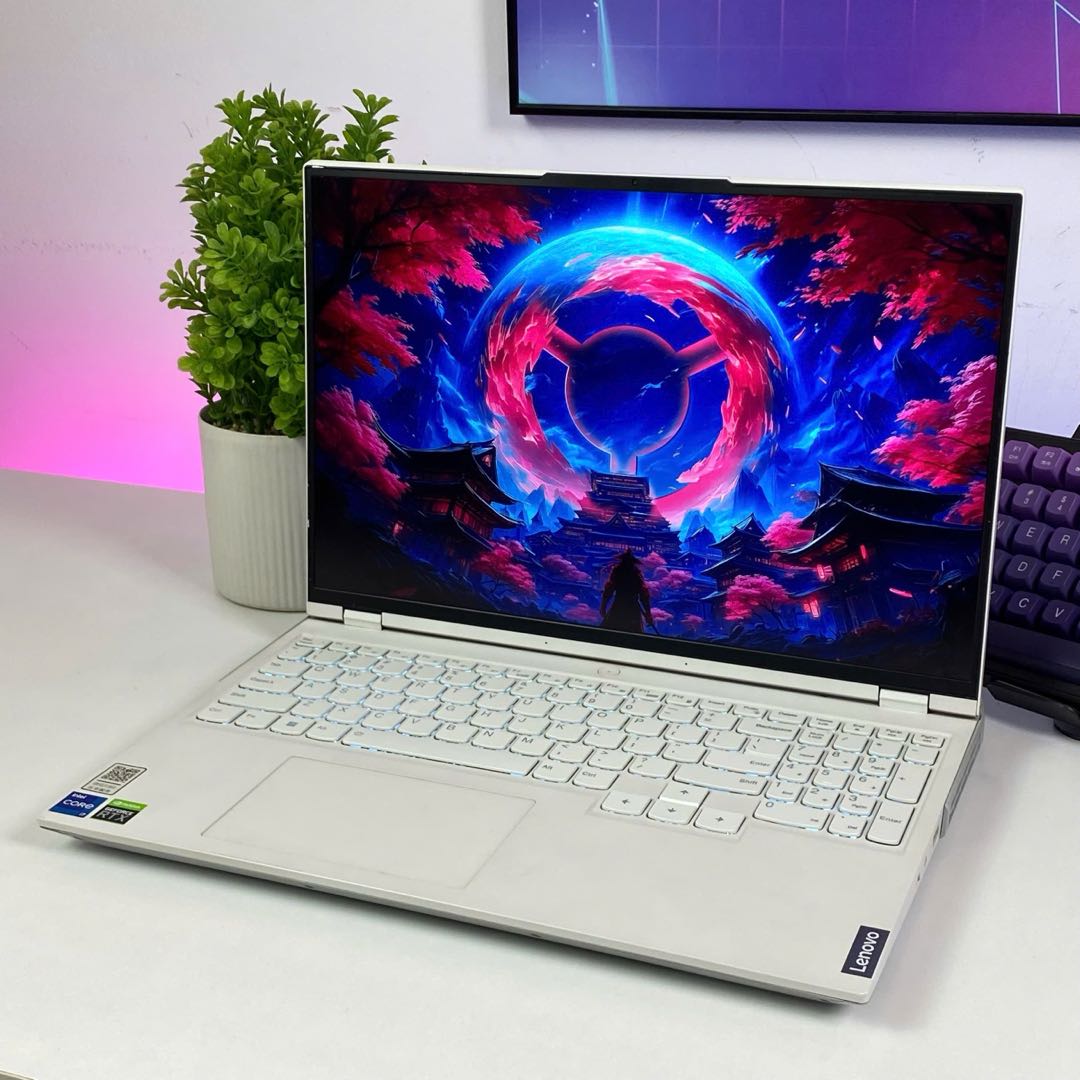 LENOVO LEGION 5 PRO 2022 WHITE (Core i7-12700H, RTX 3060 6Gb) - USED 99%