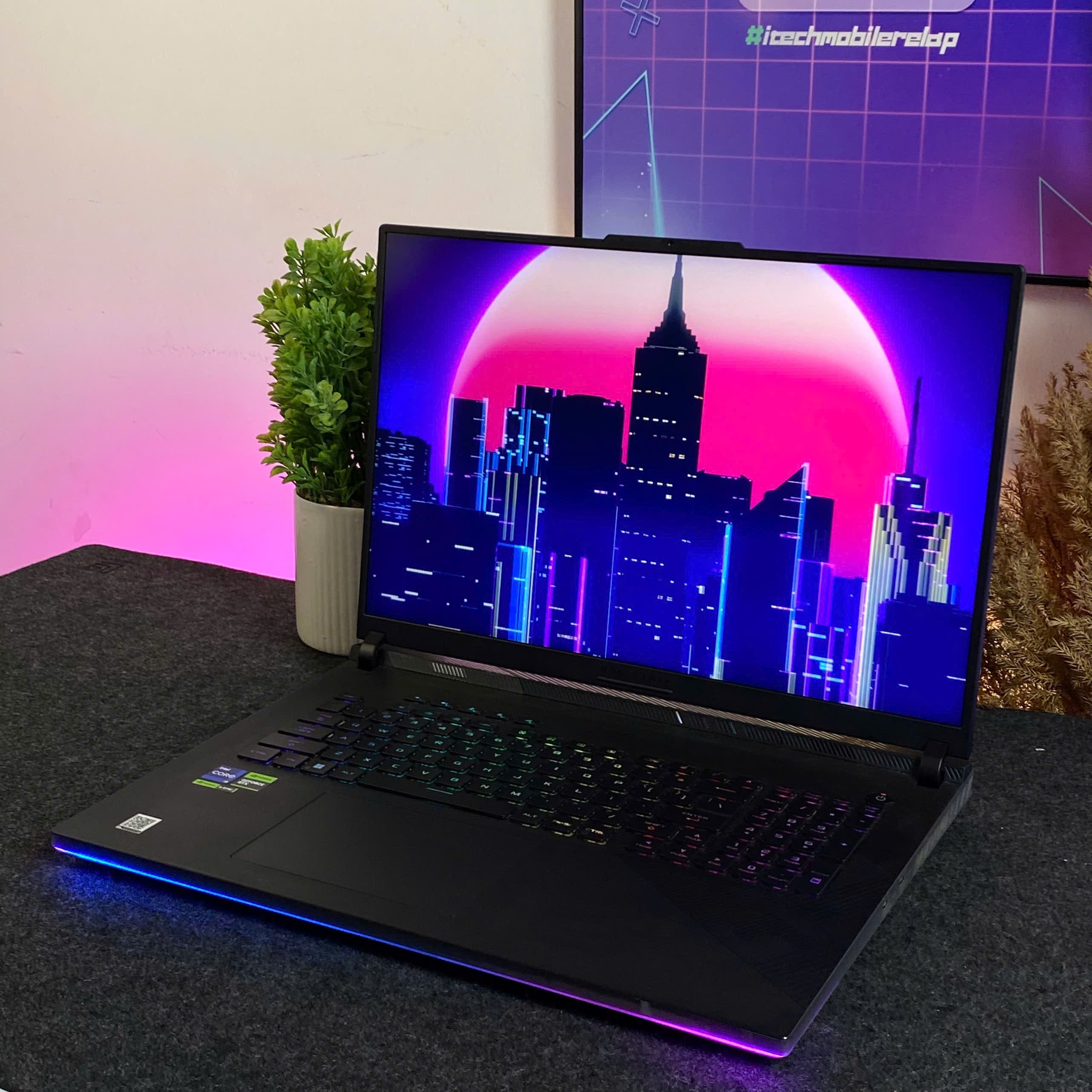 ASUS ROG STRIX SCAR 18 2024 (Core i9-14900HX, RTX 4080 12Gb) - USED 99%